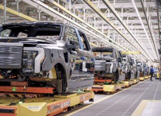 Ford опять отложил выход новых больших электромобилей, нужны компактные и дешёвые