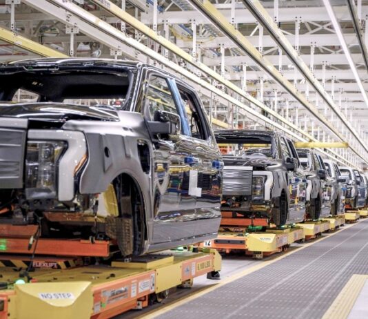 Ford опять отложил выход новых больших электромобилей, нужны компактные и дешёвые