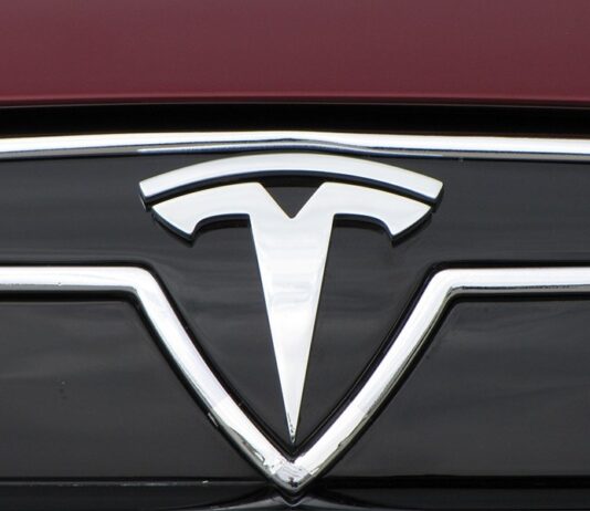 Илону Маску заплатили 29 млрд долларов, чтобы остаться у руля Tesla
