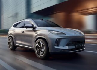 Кроссовер Exeed Sterra E05 на базе Exeed TXL показал свой интерьер: три экрана вместо табло