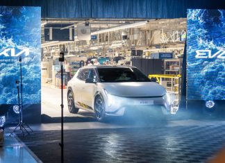 На замену Kia Ceed: в Словакии стартовало производство хэтчбека Kia EV4