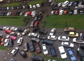 Россиянам напомнили, что за самозахват парковки теперь грозит штраф до 10 тысяч рублей