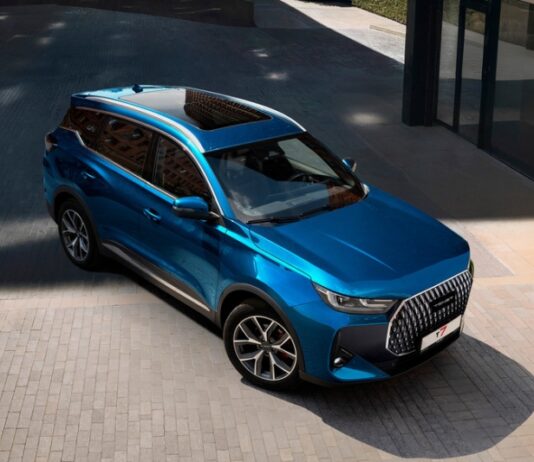 Российский бренд Tenet расширяет гамму: на подходе кроссовер T7