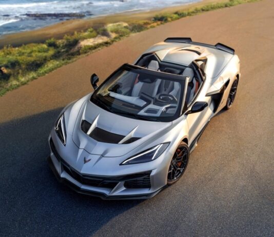 Шок-цена: Corvette ZR1X выходит на рынок как самый доступный в мире гибридный гиперкар