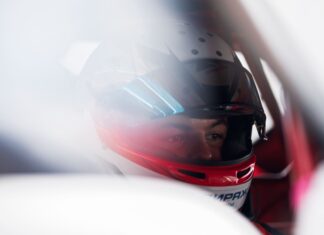 Тимофей Добровольский в сложнейших условиях одержал дебютную победу в RDS GP на «Красном кольце»