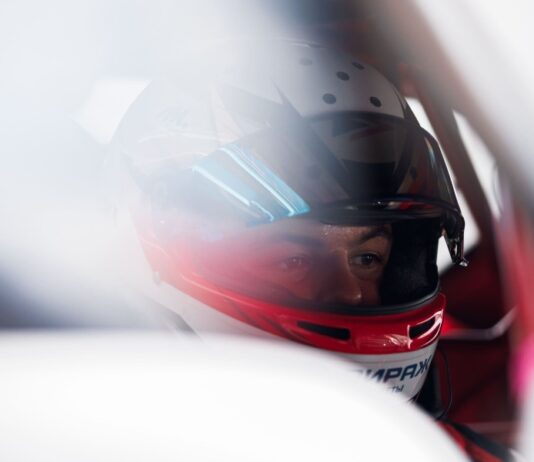 Тимофей Добровольский в сложнейших условиях одержал дебютную победу в RDS GP на «Красном кольце»