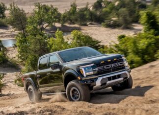 Трамп призвал покорить Европу и Японию американскими пикапами