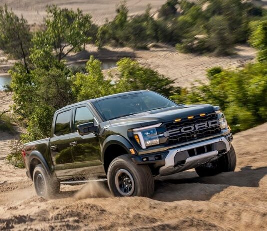 Трамп призвал покорить Европу и Японию американскими пикапами