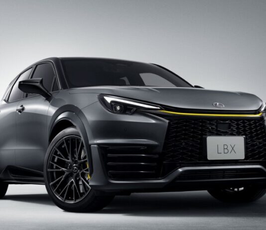 У кроссовера Lexus LBX появилась новая спецверсия