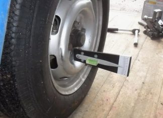 Когда нужно делать развал схождение: основные признаки