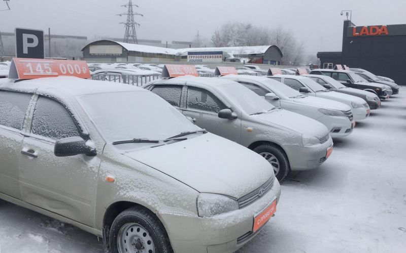 
            Рынок машин с пробегом в России показал падение второй месяц подряд
        