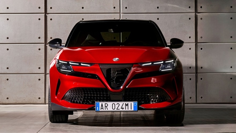 Alfa Romeo Milano: крутой дизайн, азартное шасси и полноприводная гибридная версия Q4