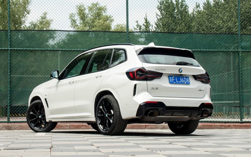 Новый BMW X3, топовая Mazda3 и дешевые Kia. Что купить у дилеров в январе