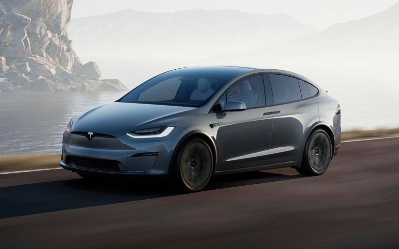 Tesla отзовет более 9 тыс. кроссоверов Model X из-за проблем с обшивкой