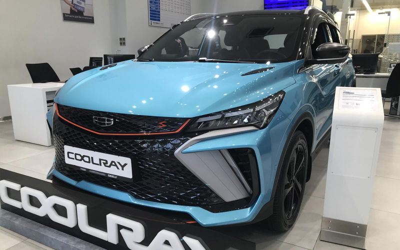 У дилеров закончились кроссоверы Geely Coolray в базовой версии. Причины