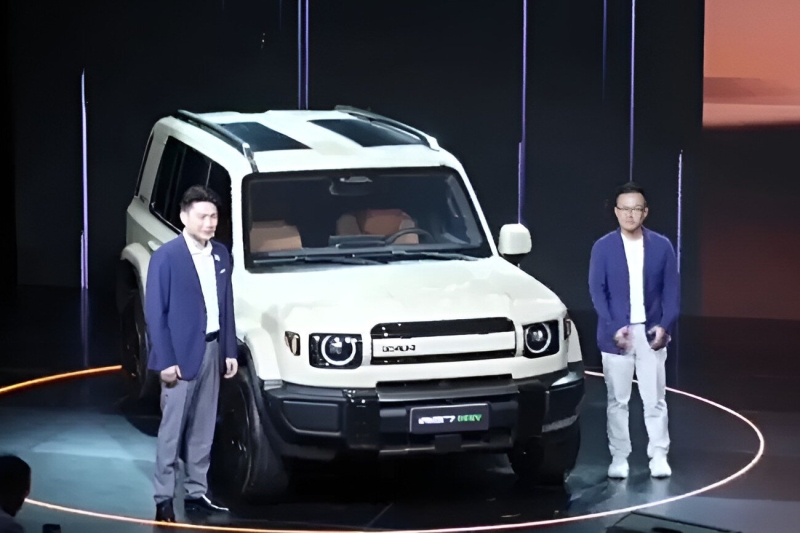 Chery провела премьеру нового кроссовера с дизайном «под Крузак»