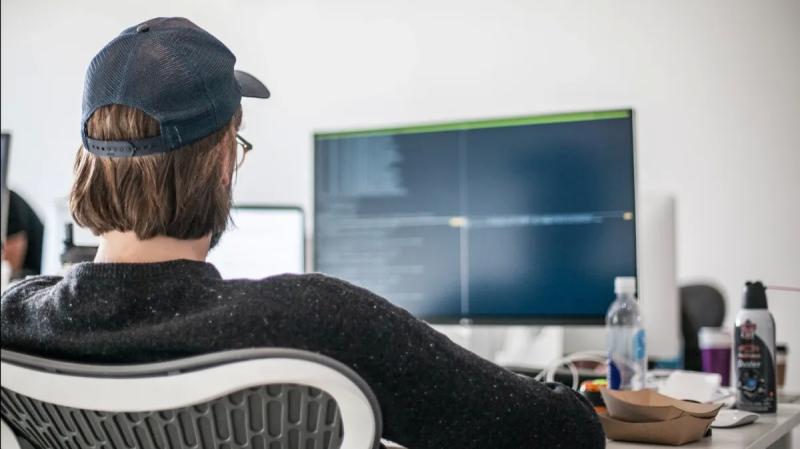 
IT-отсрочка 2024: возможности для программистов в России                