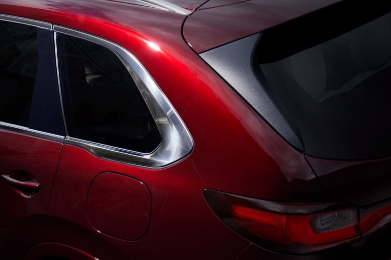Mazda анонсировала премиум-кроссовер длиной 5 метров