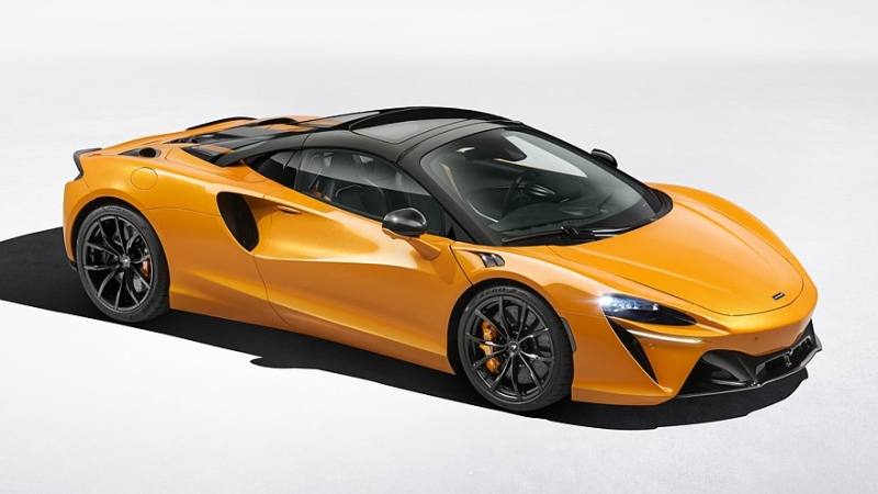 McLaren Artura Spider с 700-сильной гибридной установкой набирает первую сотню за 3 секунды