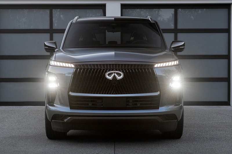 Новый внедорожник Infiniti QX80: без V8, но с пневмоподвеской и уклоном в роскошь