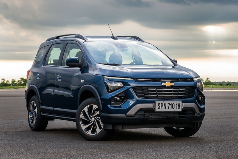 Обновлён компактвэн Chevrolet Spin, брат Cobalt: модный дизайн и старый мотор