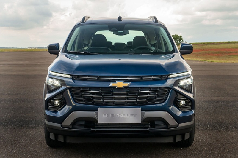 Обновлён компактвэн Chevrolet Spin, брат Cobalt: модный дизайн и старый мотор