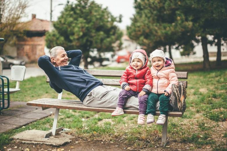 
Роль советского деда: повелитель времени, семейный авторитет и хранитель традиций                