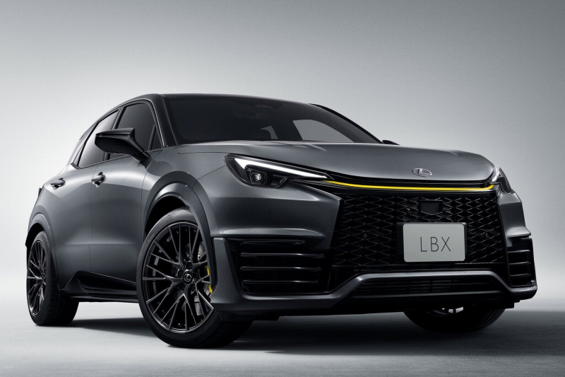 У кроссовера Lexus LBX появилась новая спецверсия