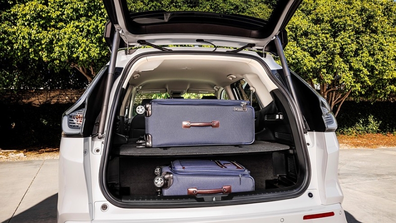 Водородный кроссовер Honda CR-V e:FCEV: горб в багажнике и большая буферная батарея